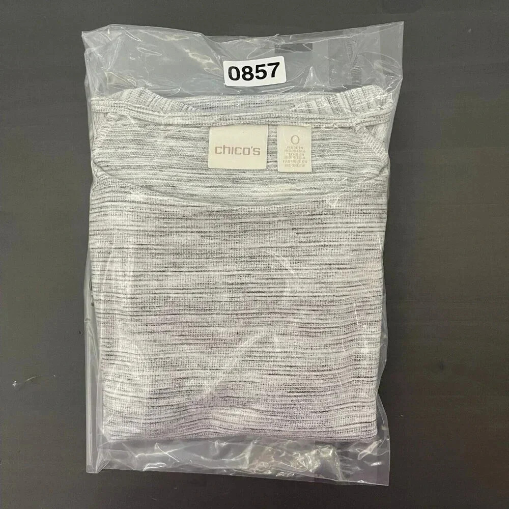 Chico's Women's 0 Small Fringed Top's Gray‎ Basic Bohemian Classic - Picture 7 of 7
